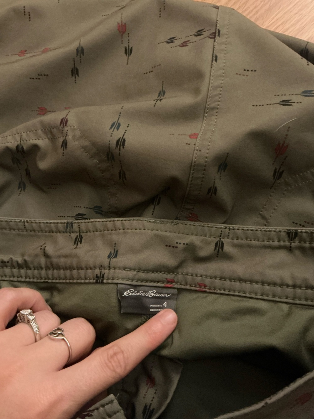 Eddie Bauer Olive Green Aztec Printed Skort Size 4 - Picture 3 of 7